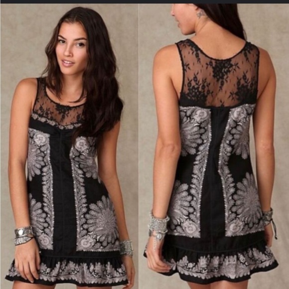 Free People Dresses & Skirts - Barbary Coast Linen tunic Dress Free people black & beige lace size 10 paisley